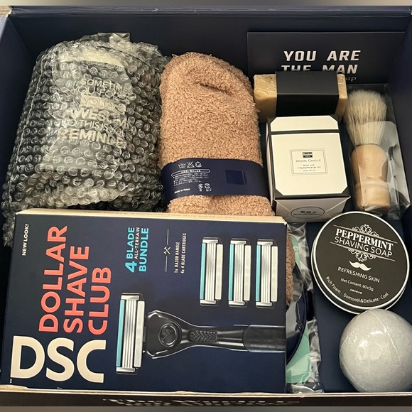 NWOT Grooming Gift Box for Men - Picture 2 of 5